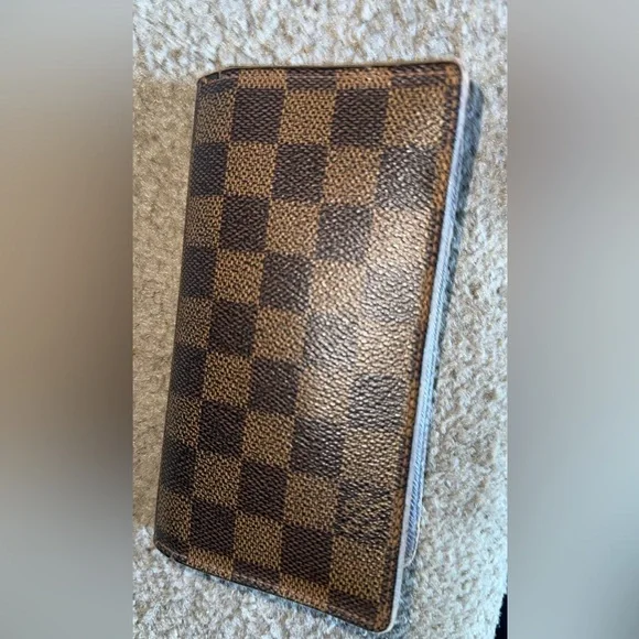 Authentic Louis Vuitton - Picture 1 of 4